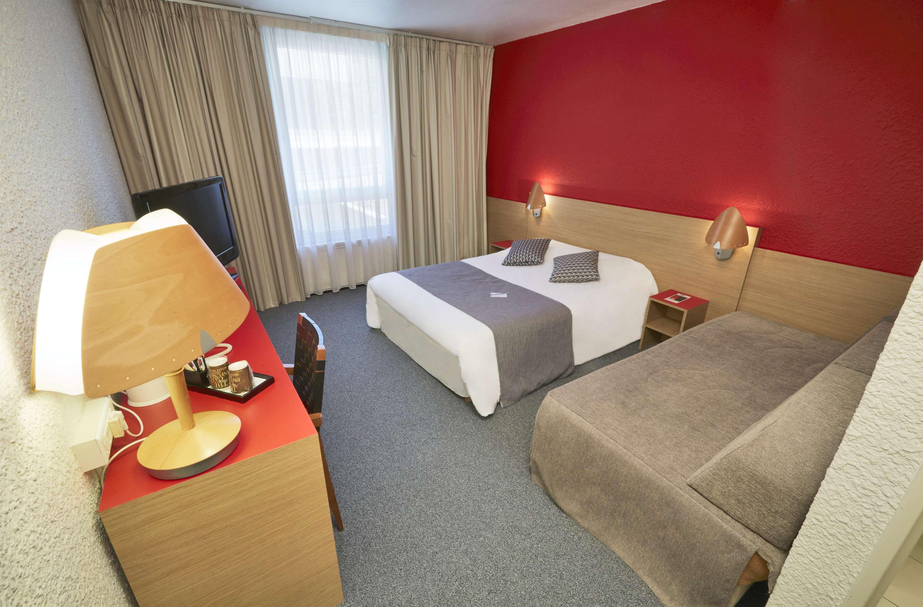 กีริอาด มงชาแน็ง Hotel มงต์ชาแน็ง ภายนอก รูปภาพ