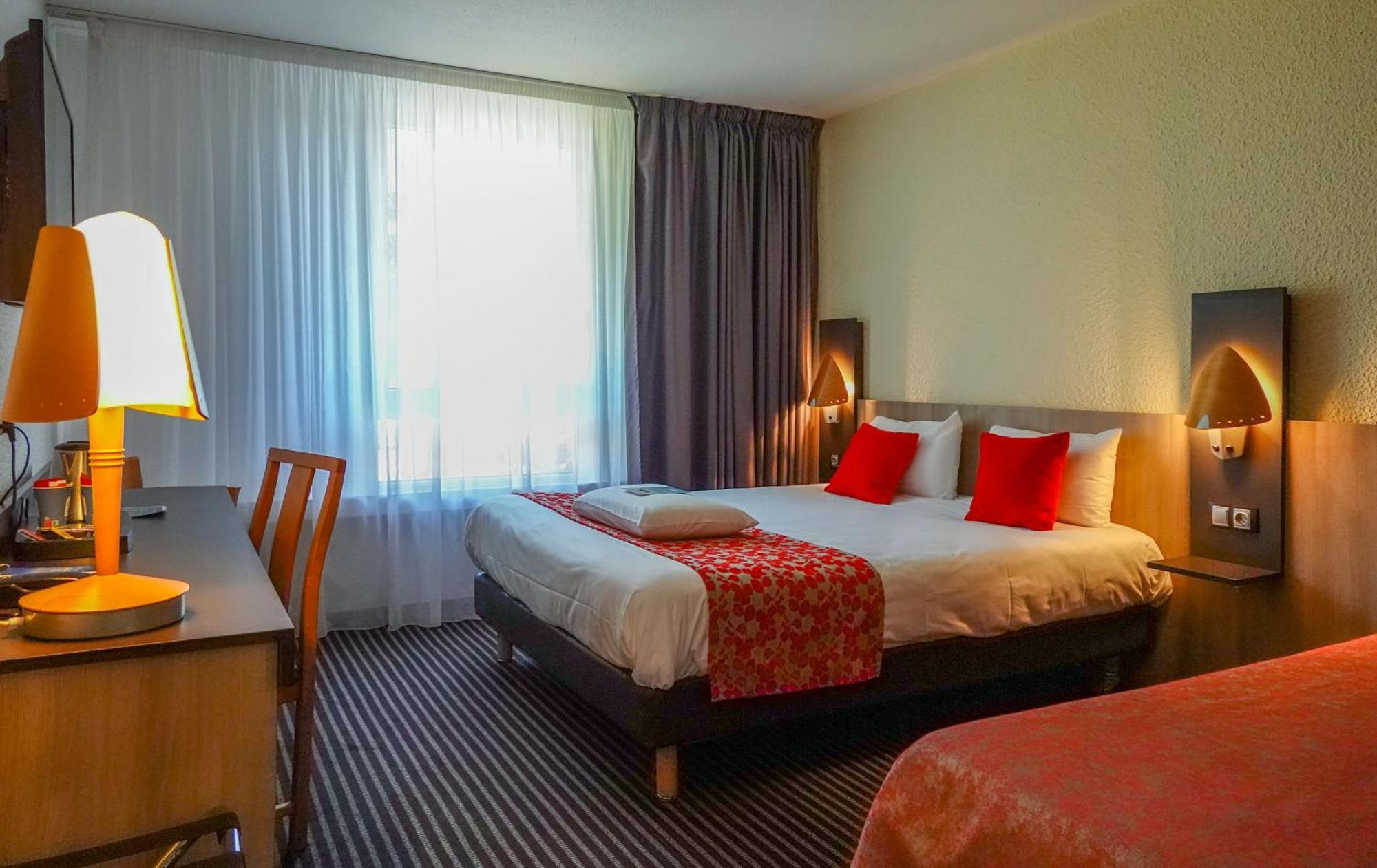กีริอาด มงชาแน็ง Hotel มงต์ชาแน็ง ภายนอก รูปภาพ