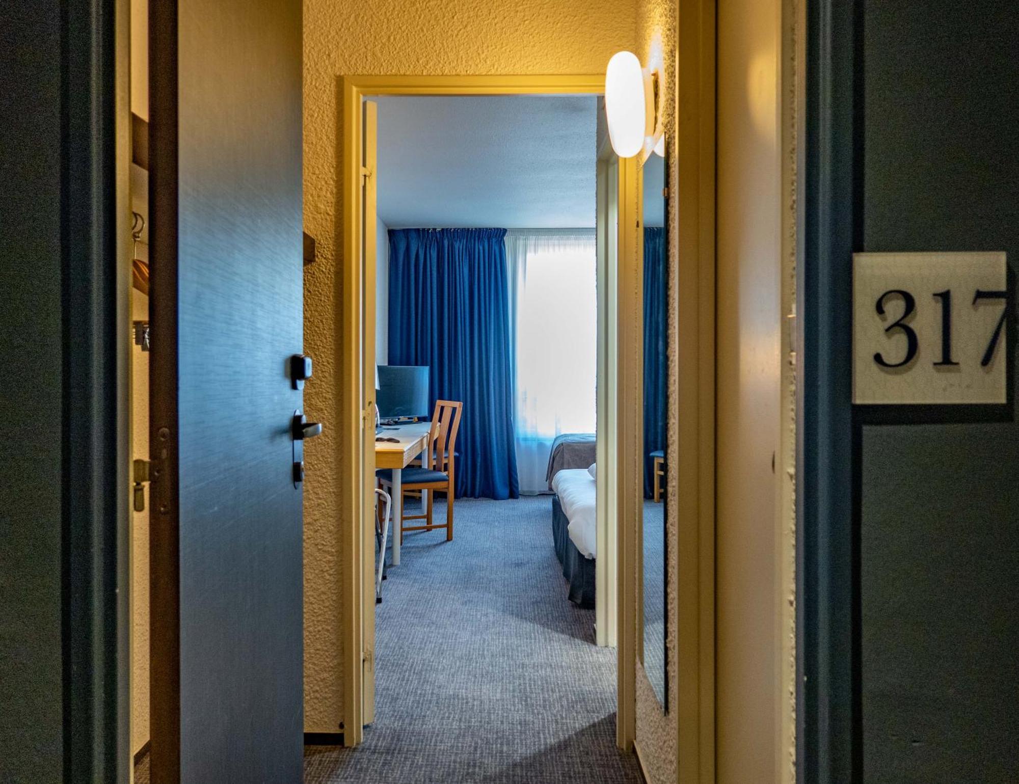 กีริอาด มงชาแน็ง Hotel มงต์ชาแน็ง ภายนอก รูปภาพ